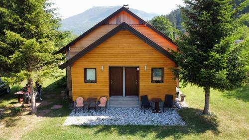 Apartmani ?arovi?