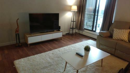 Apartamento Newly Renovated 2 Bed/bath In Downtown Ug Parking