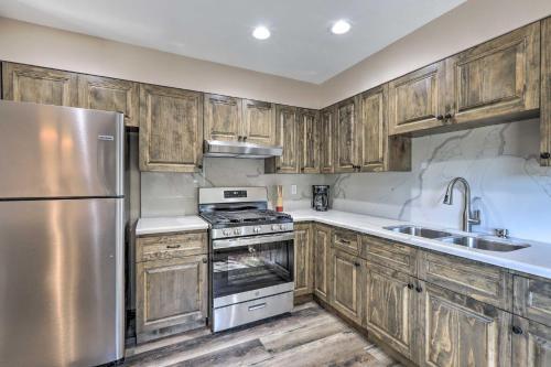 Contemporary Flagstaff Retreat With Ponderosas!