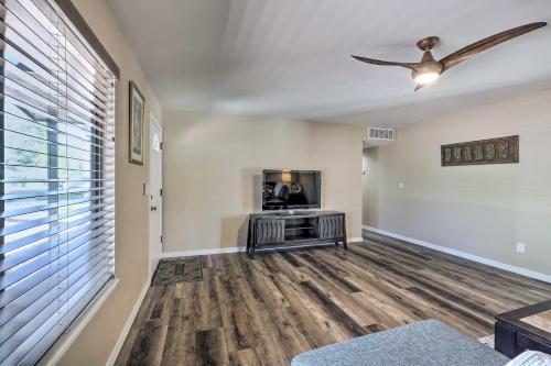 Contemporary Flagstaff Retreat With Ponderosas!