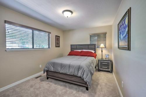 Contemporary Flagstaff Retreat With Ponderosas!