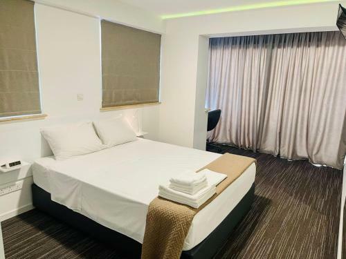 Hostal Nicosia 5 Stars Suites