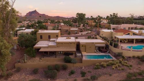 Luxe 4 Bdrm Wpool And Spa On Golf Course Lot