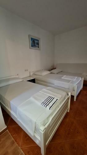 Hostal Guesthouse Veliaj