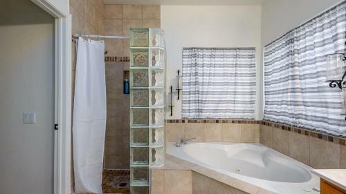Mission Style 5 Br Home, 5 Min To Downtown Gilbert Heated Pool