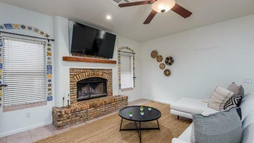 Mission Style 5 Br Home, 5 Min To Downtown Gilbert Heated Pool