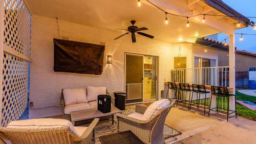 Mission Style 5 Br Home, 5 Min To Downtown Gilbert Heated Pool