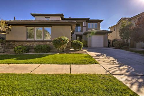 Classy Gilbert House With Private Yard And Patio!