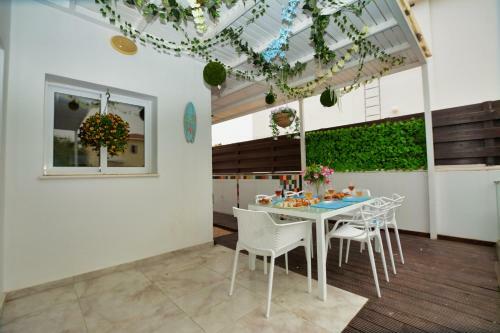 Sunnyvillascyprus: Modern 3br Villa /w Pool