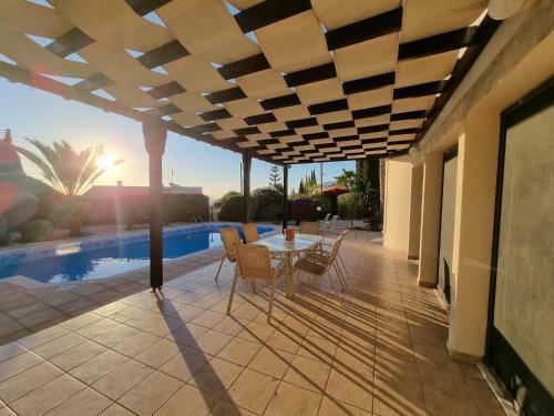 Villa Phoenix In Secret Valley