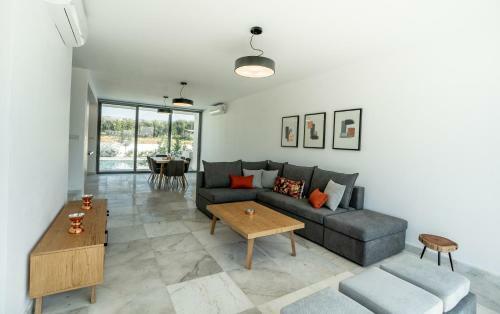 Kinyras Villa 13, 3 Bedroom With Private Pool