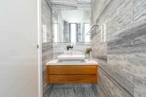 Villa Laurus 6, Walking Distance To The Beach