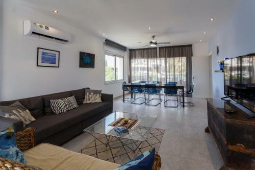Sea Breeze Apartments - 3 Bedroom Apartment