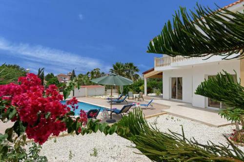 Villa Dentro Walking Distance To Coral Bay Centre