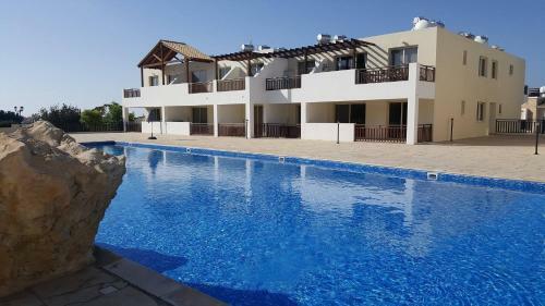 Apartamento Studio, E104 With Double Bed, Kitchen & Shower Room, Sunny Balcony