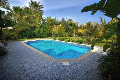 Seafront 3 Bedroom Villa Medea With Private Pool And Garden.