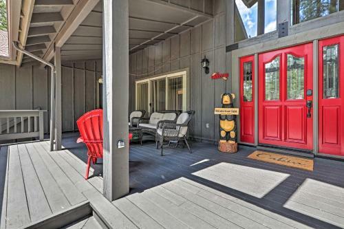 Pinetop Cabin With Fireplace, About 1 Mi To Golf!