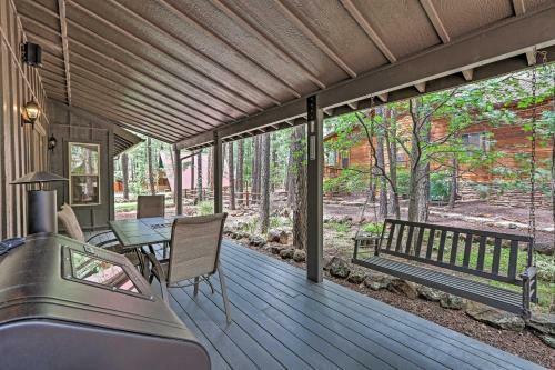 Pinetop Cabin With Fireplace, About 1 Mi To Golf!