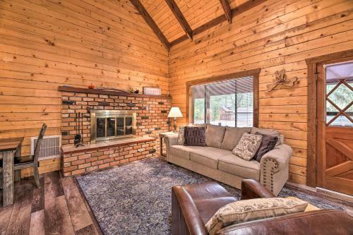 Dreamy Pinetop Log Cabin Golf, Hike And Ski!
