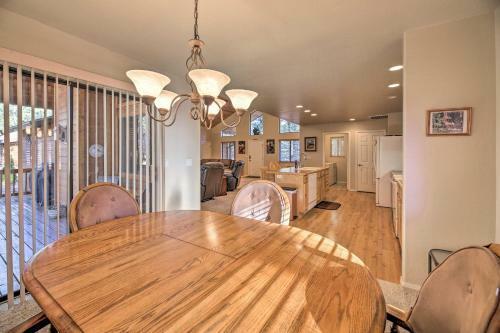 Pinetop Lakes Home With Decks Golf, Hike And Ski
