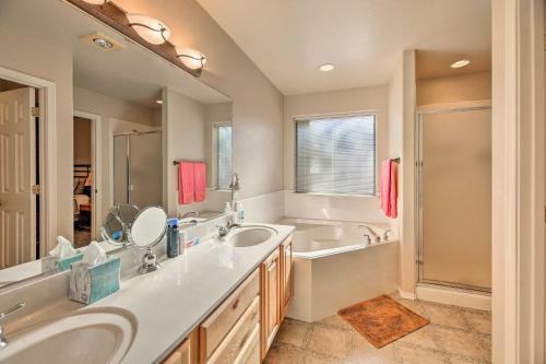 Pinetop Lakes Home With Decks Golf, Hike And Ski