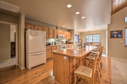 Pinetop Lakes Home With Decks Golf, Hike And Ski