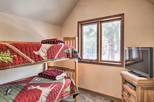 Cheery Family Cabin With Fire Pit And Fenced Yard