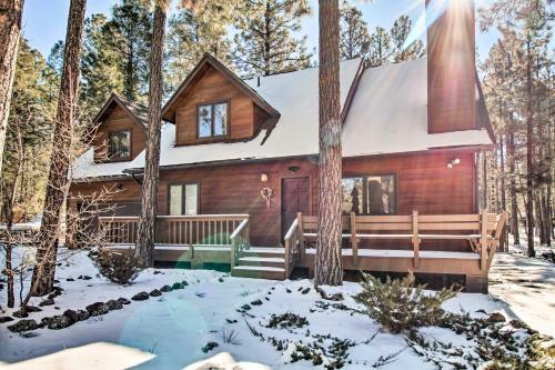 Cheery Family Cabin With Fire Pit And Fenced Yard