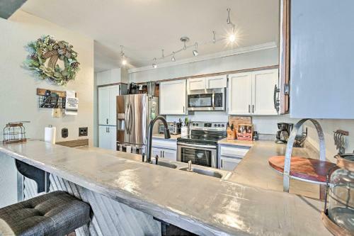 Relaxing Pinetop Townhome With Deck And Grill!