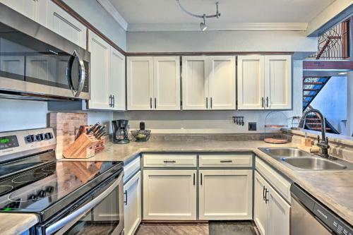 Relaxing Pinetop Townhome With Deck And Grill!