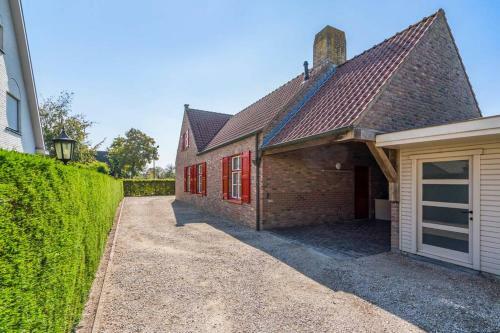 Villa With Heated Swimming Pool, Sauna And Garden