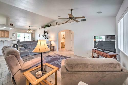 Charming Lake Havasu Home, 2 Mi To Body Beach