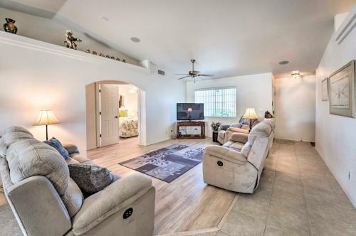 Charming Lake Havasu Home, 2 Mi To Body Beach