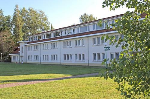 Sunny Apartment In Residential Park - de Haan