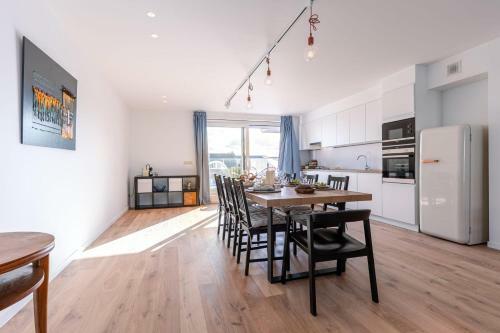 Spacious And Sunny Apartment With Large Terraces And Private Parking
