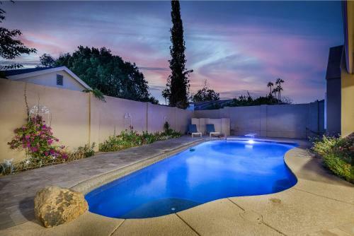 Spacious & Updated House Pool