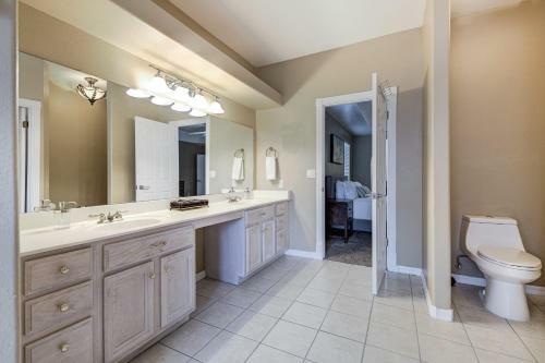Spacious & Updated House Pool