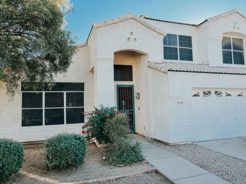 East Mesa Home With Pool And Firepit!