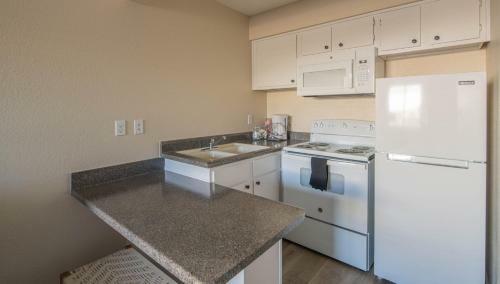 Wanderjaunt - Chic Mesa Apartments