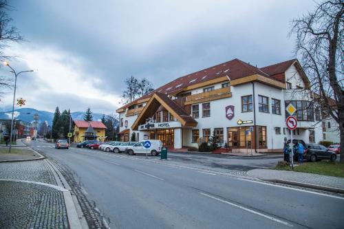 Yura Hotel ?eladn� - Wellness Zdarma