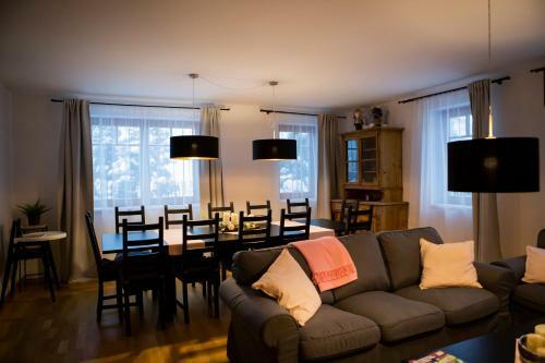 Hostal Vila Apalucha49 ?eladn� - 12 Osob