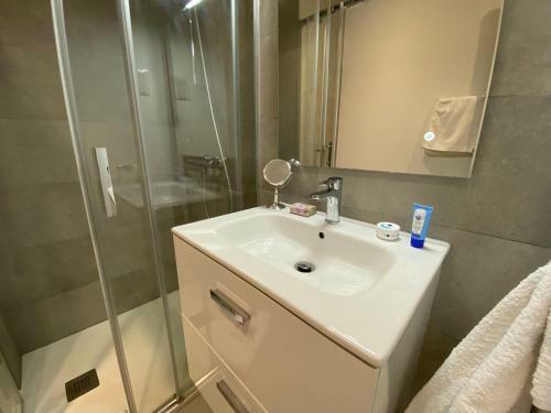 Modern Studio Apartment At The Hub