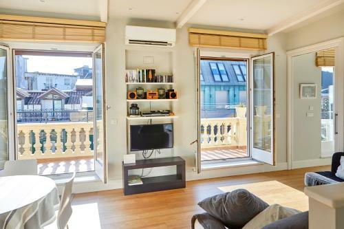 Prim Apartment By Basque Homes