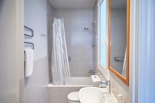 Prim Apartment By Basque Homes
