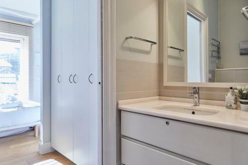 Prim Apartment By Basque Homes