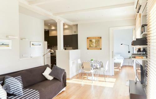 Prim Apartment By Basque Homes
