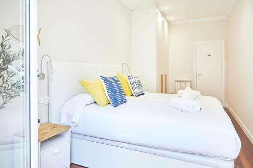 San Martin Apartment By Basque Homes