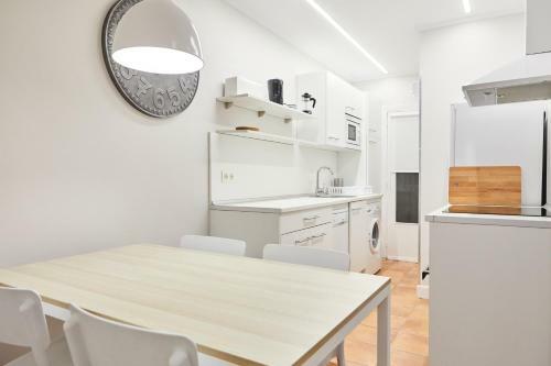 San Martin Apartment By Basque Homes