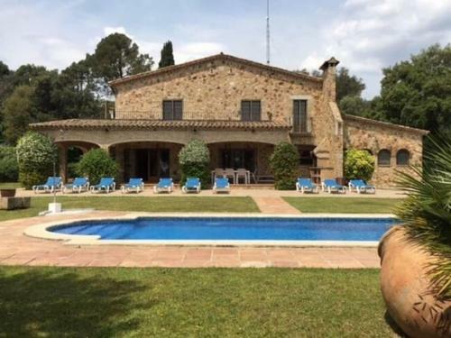 Spacious Villa In Romanya de La Selva With Swimming Pool