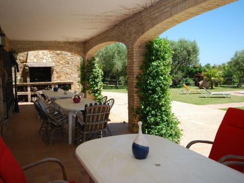 Spacious Villa In Romanya de La Selva With Swimming Pool
